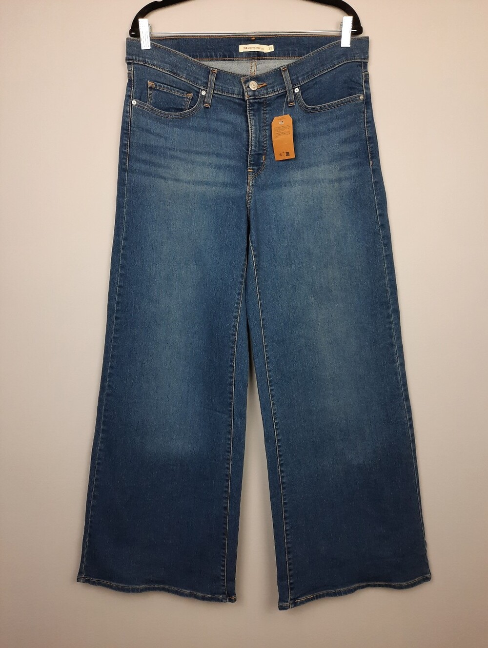 Levi's 318 Shaping Wide Leg Mid Rise Jeans Women's size 32